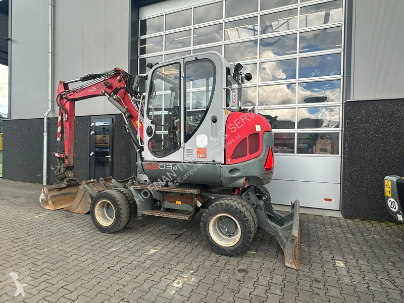 جرافة Wacker Neuson 2