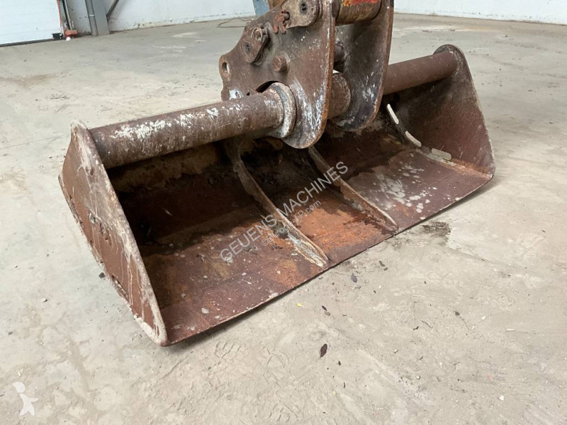 جرافة Neuson 75 Z 3