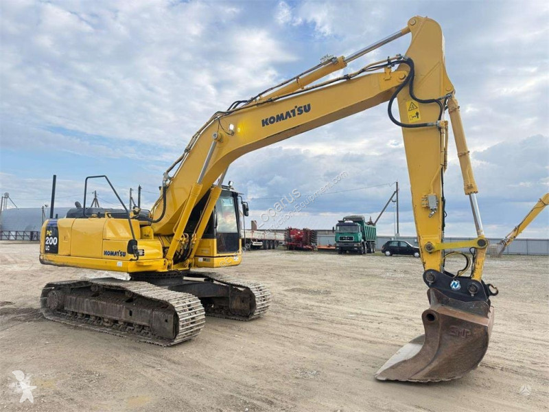 جرافة Komatsu LC8
