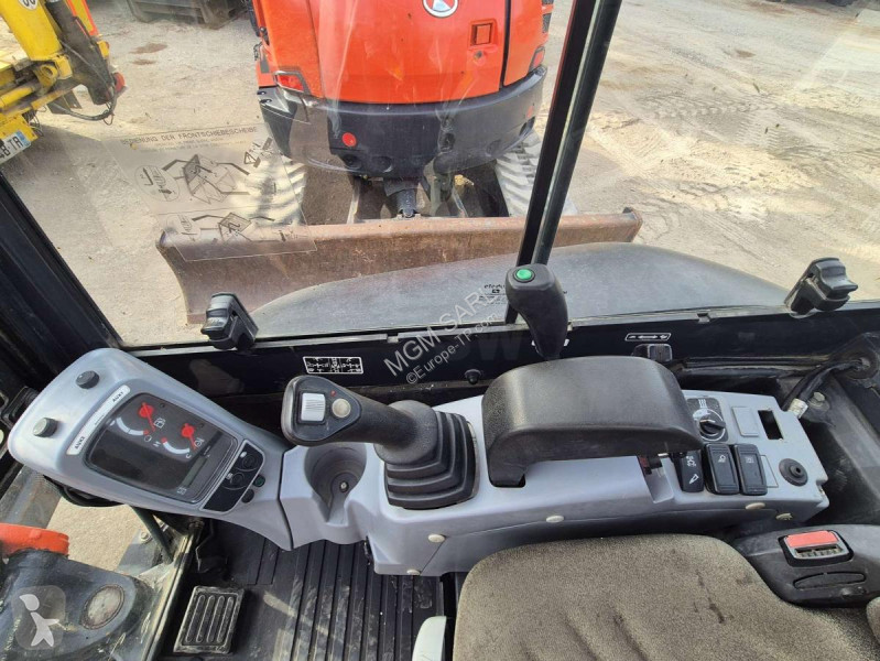 جرافة Kubota 274 Series