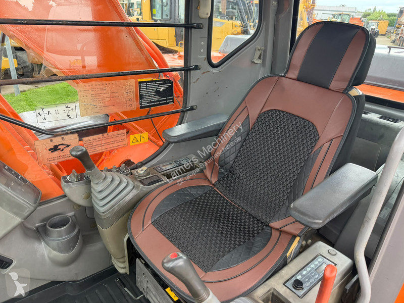 جرافة Hitachi ZX210 LC1