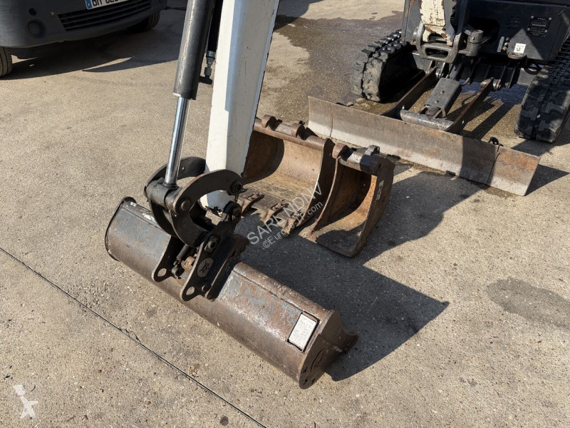 Skovel Bobcat E17