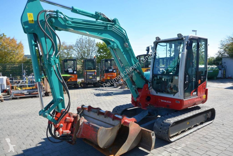 Escavadora Takeuchi