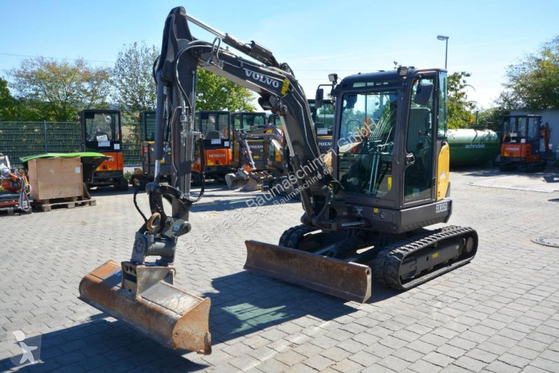 Excavadora Volvo ECR D