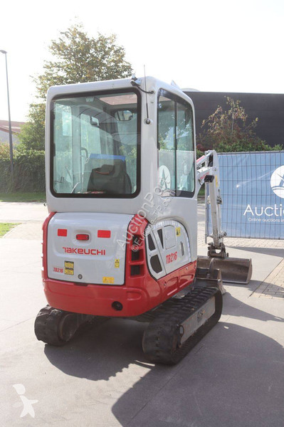 Rýpadlo Takeuchi TB216