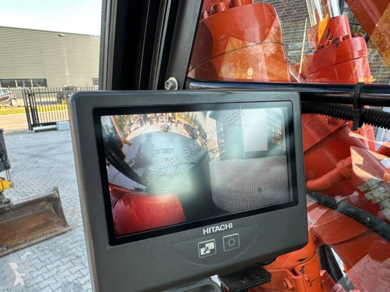 Pelle Hitachi 6
