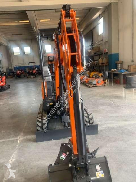 Pelle Develon DX17Z