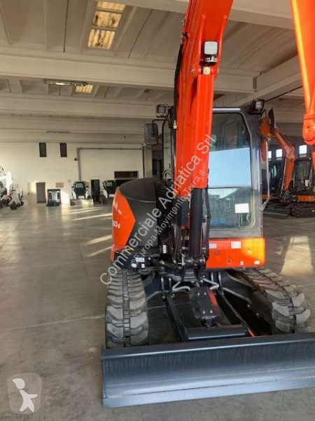 Pelle Kubota KX060-5