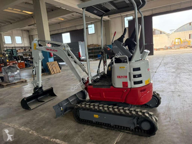 Pelle Takeuchi TB217-R