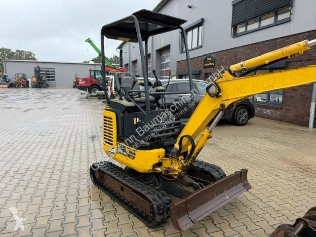 Багер Komatsu R3