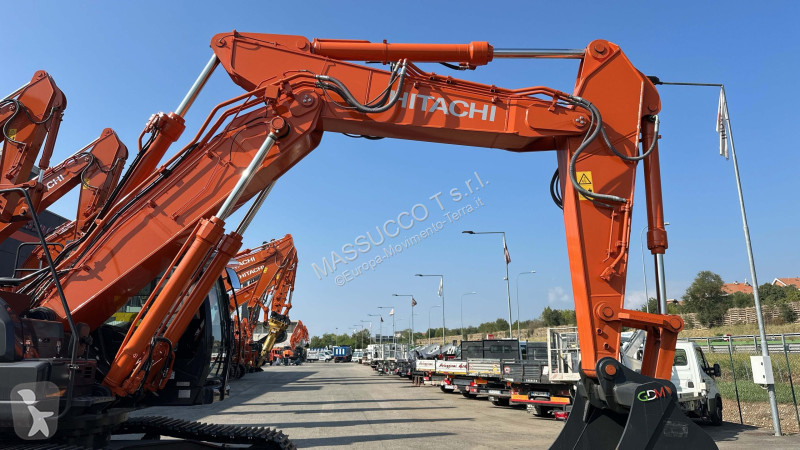 Pelle Hitachi 7