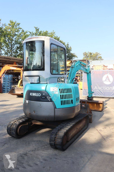 جرافة Kobelco SK25SR