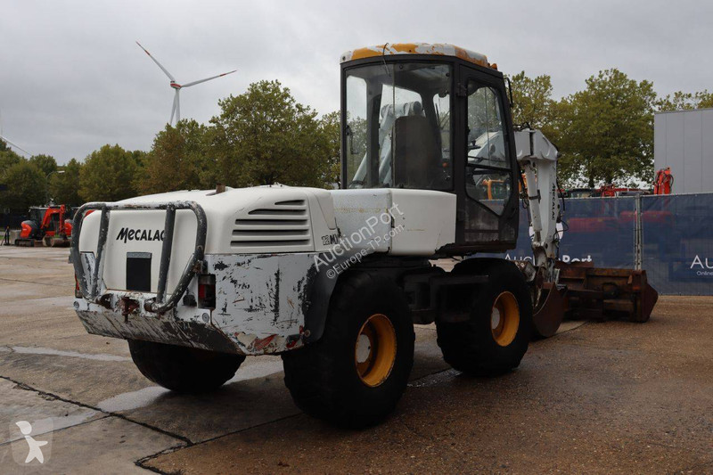 Pelle Mecalac
