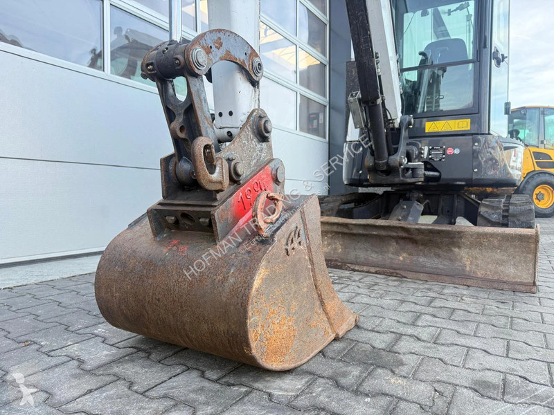 جرافة Bobcat E27z