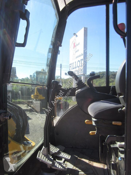 Excavator JCB