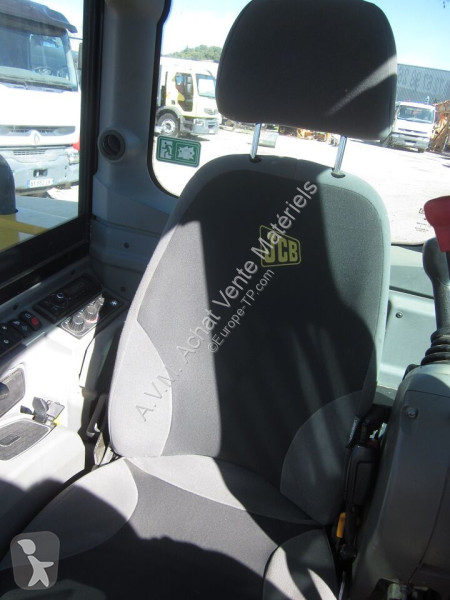 جرافة JCB