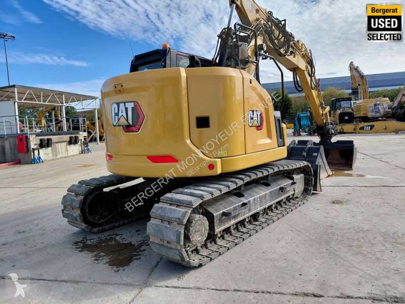 Багер Caterpillar