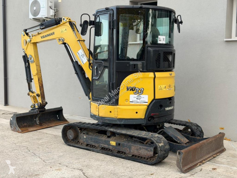 جرافة Yanmar