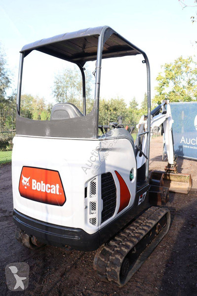 Багер Bobcat E17