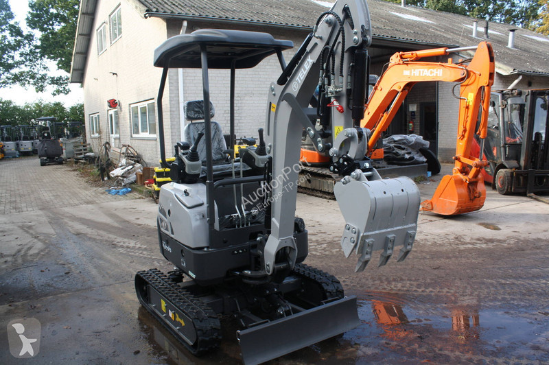 جرافة Terex E19
