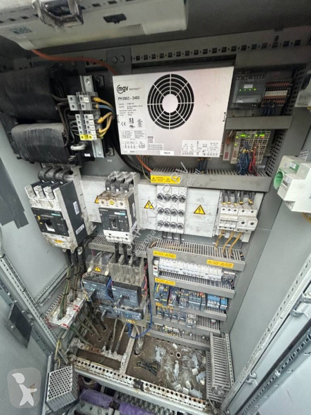 جرافة Sennebogen 825 E