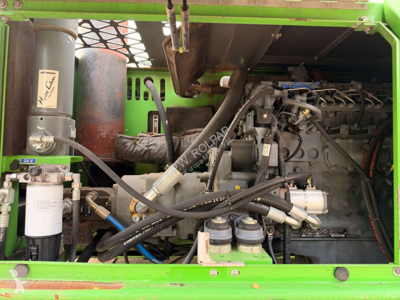 جرافة Sennebogen 825