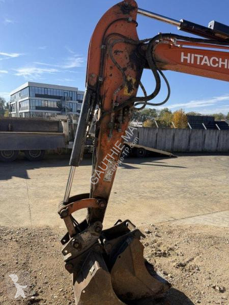 جرافة Hitachi ZX55U6