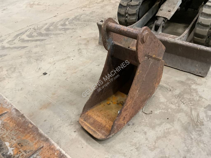 Escavadora Yanmar SV 16