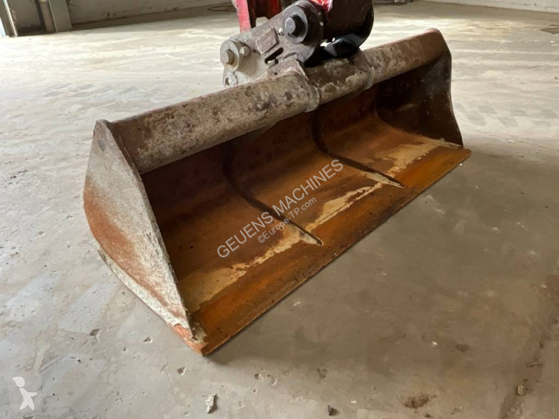 Escavadora Yanmar Vio 80-1A