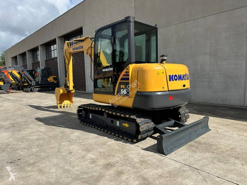 Escavadora Komatsu 7