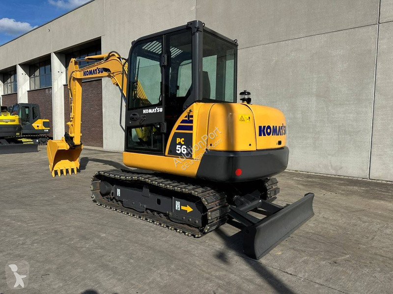 Escavadora Komatsu 7