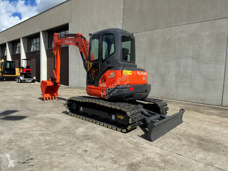 Escavadora Kubota SZ