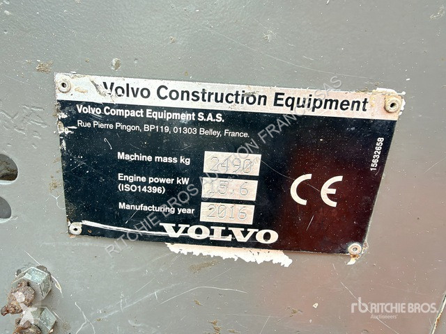 Escavadora Volvo ECR25D