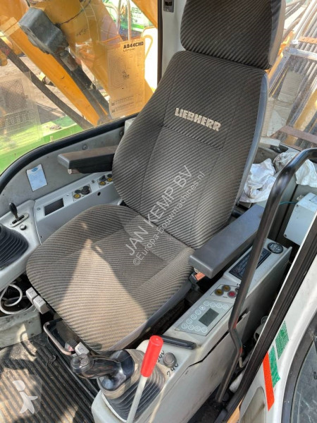 Rýpadlo Liebherr 944 C HD