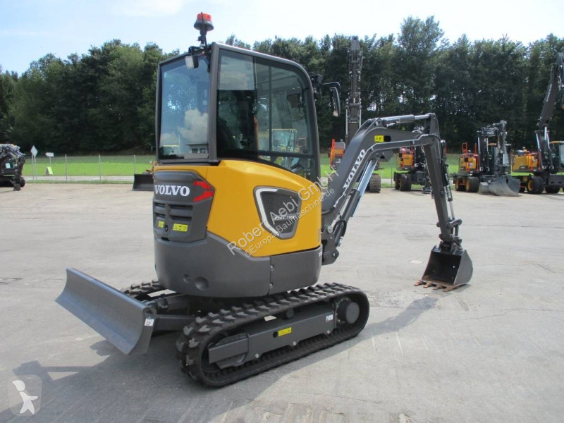 Lopatový nakládač Volvo ECR D Electric