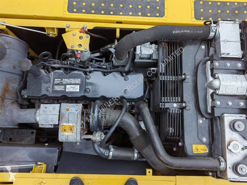Escavadora Komatsu PC240-8
