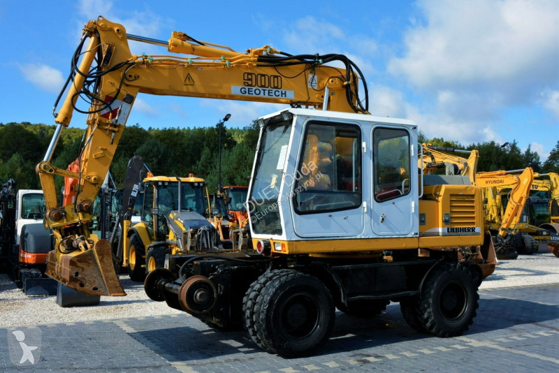 Excavator Liebherr Koparka + Kolej