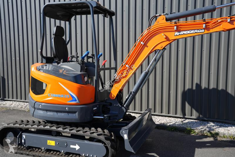 Escavadora Rhinoceros  XN25