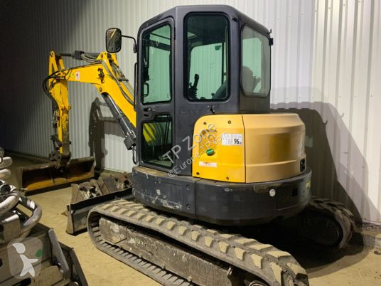 Escavadora Bobcat e50