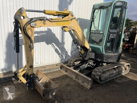 Escavatore Yanmar vio25-4 cabine