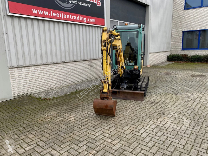 Escavadora Yanmar SV22 mini excavator, central...