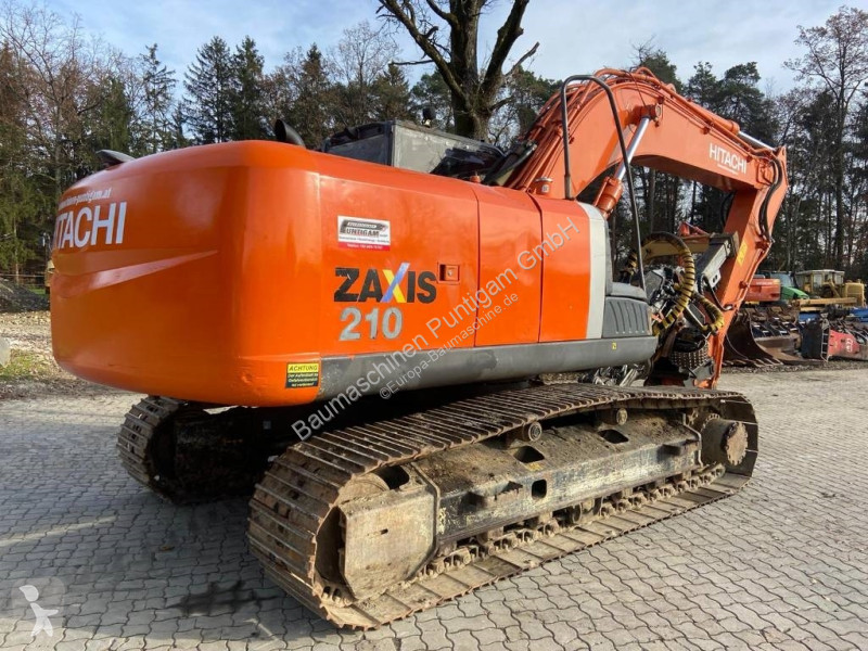 Excavadora Hitachi 210-3 mit Kesla 25 RH