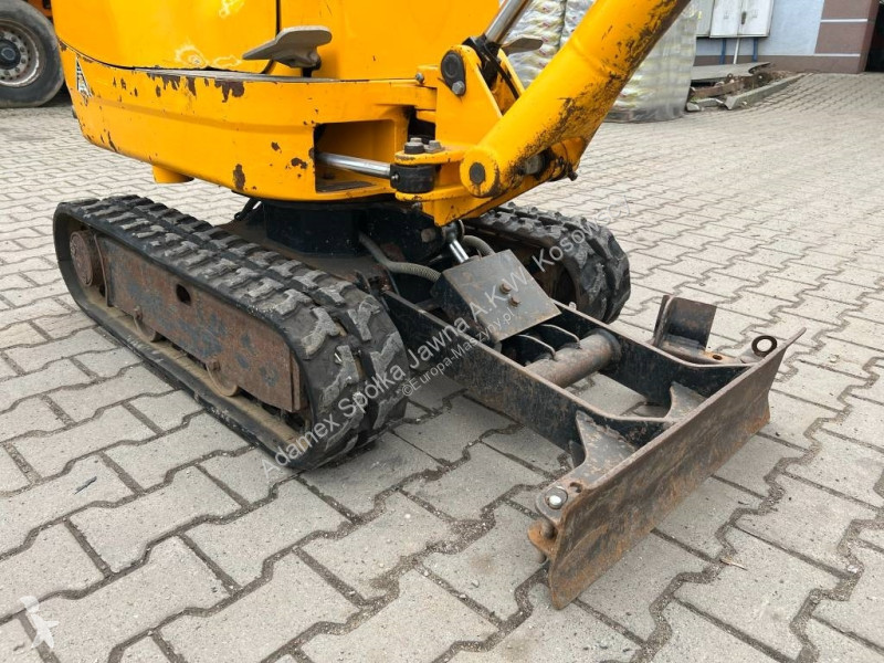 Lopatový nakládač JCB