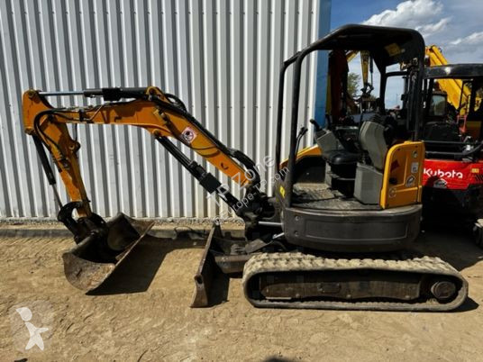 Escavadora Bobcat e26