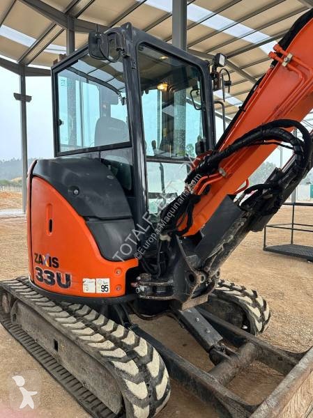 Escavadora Hitachi ZX33U-5A