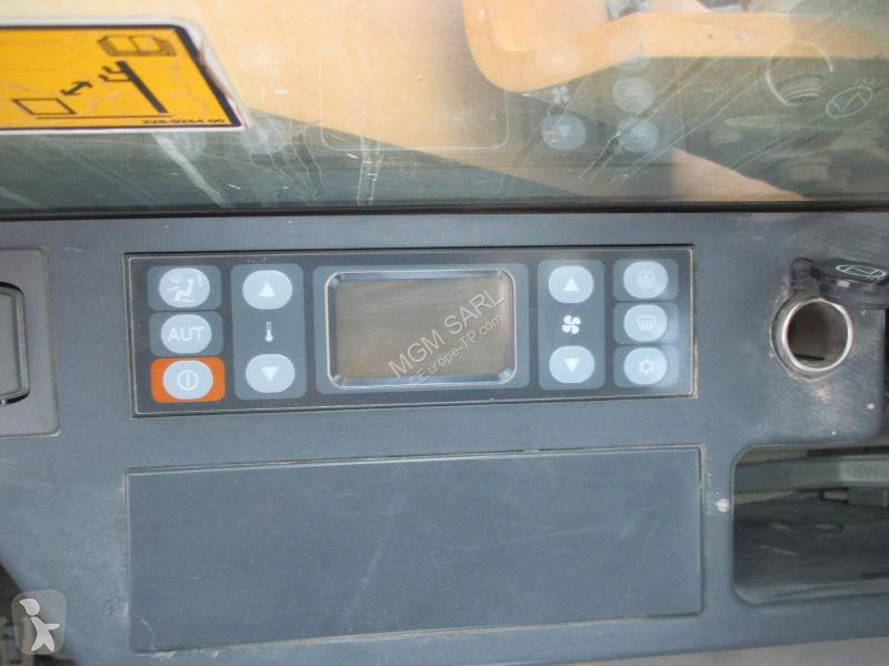 Lopatový nakládač Caterpillar ELN