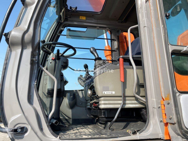 Excavadora Hitachi MH