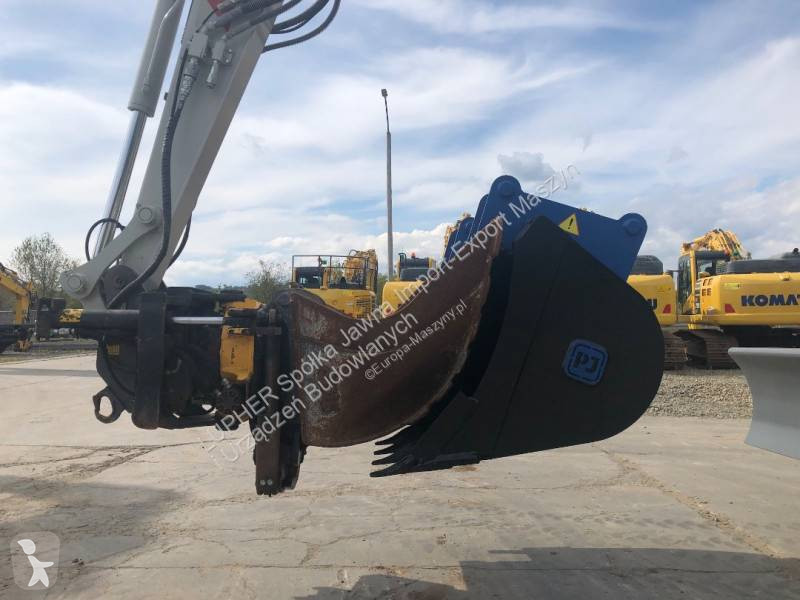 Escavadora Takeuchi TB295W
