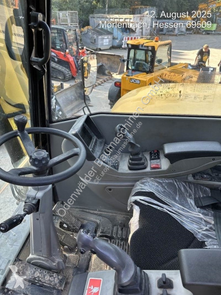 Excavadora Yanmar B75W