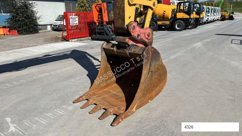 Escavatore Caterpillar L